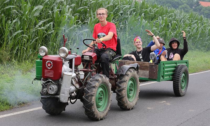 Traktory a samohyby se setkaly v Drahobuzi.