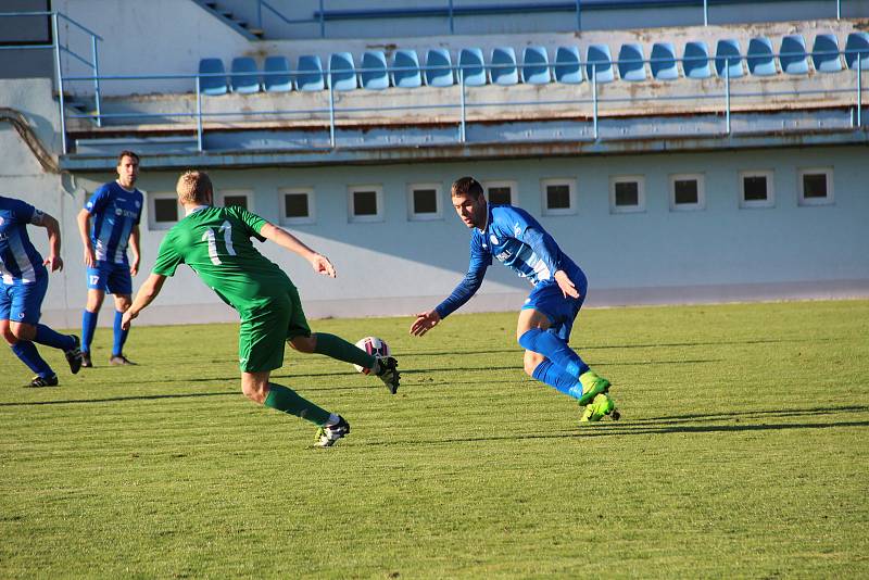 Lovosice (v modrém) - Žatec (v zeleném), KP