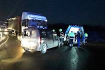 Nehoda na sjezdu z dálnice D8 po silnici I/15 směrem na Lovosice