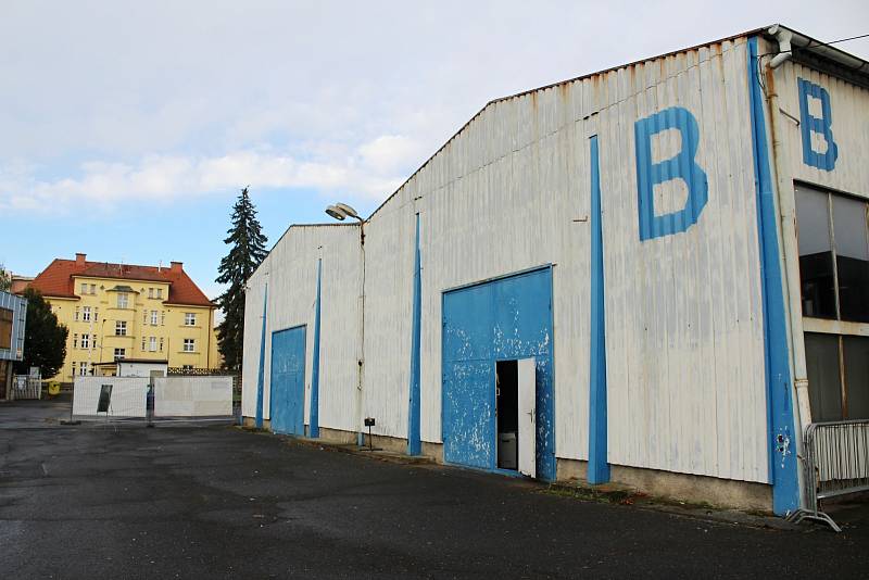 Volební drive-in stanoviště v pavilonu B na výstavišti Zahrada Čech v Litoměřicích