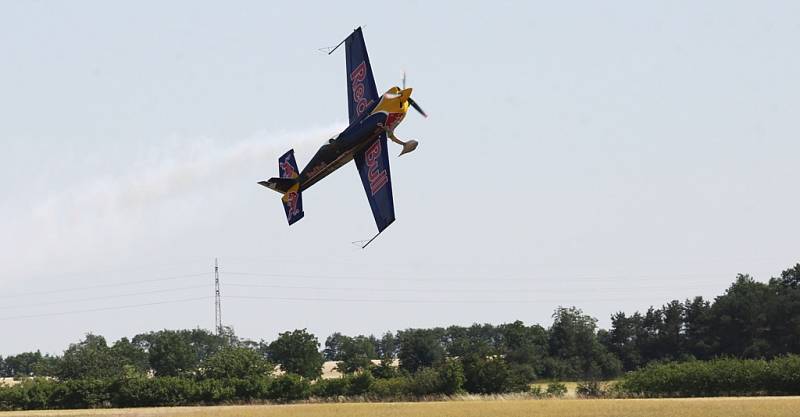 Sobotní program 14. ročníku Memorial Air Show v Roudnici nad Labem.