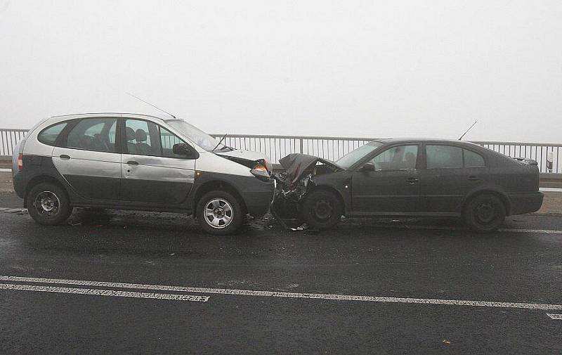 Nehoda dvou automobilů u Lukavce.