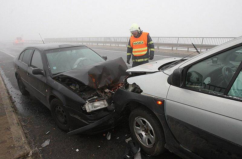 Nehoda dvou automobilů u Lukavce.