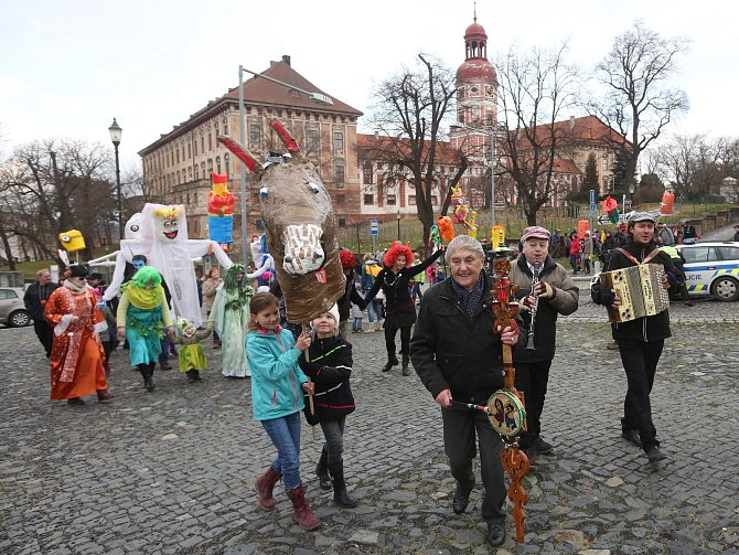 Tradiční rej masopustních masek proběhl v Roudnici nd Labem.