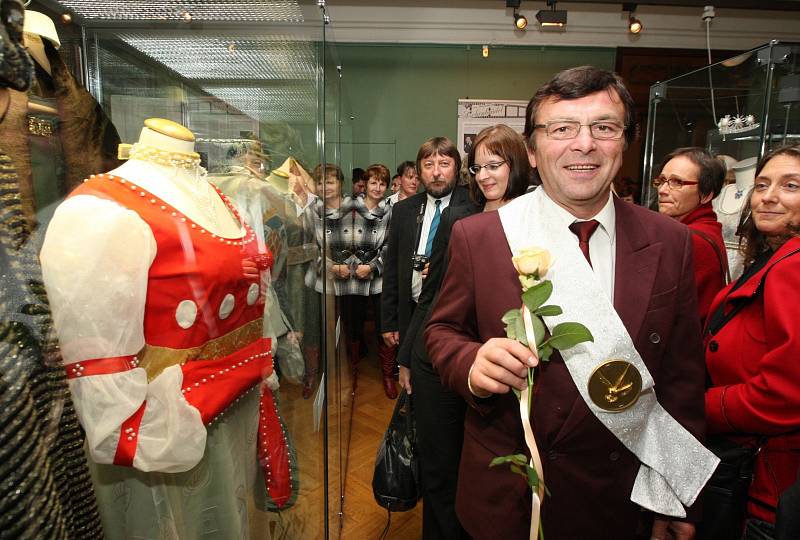 Výstavu Tři oříšky pro Popelku na Moritzburgu navštívili v roce 2009 také herci.