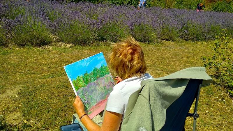 Senioři tvořili na levandulové farmě v Židovicích