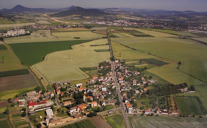 Letecký snímek Siřejovic.