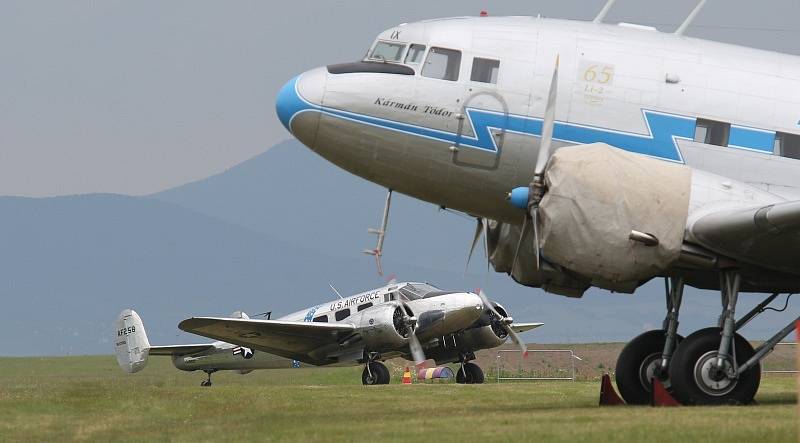 Páteční přílety na Memorial Air Show