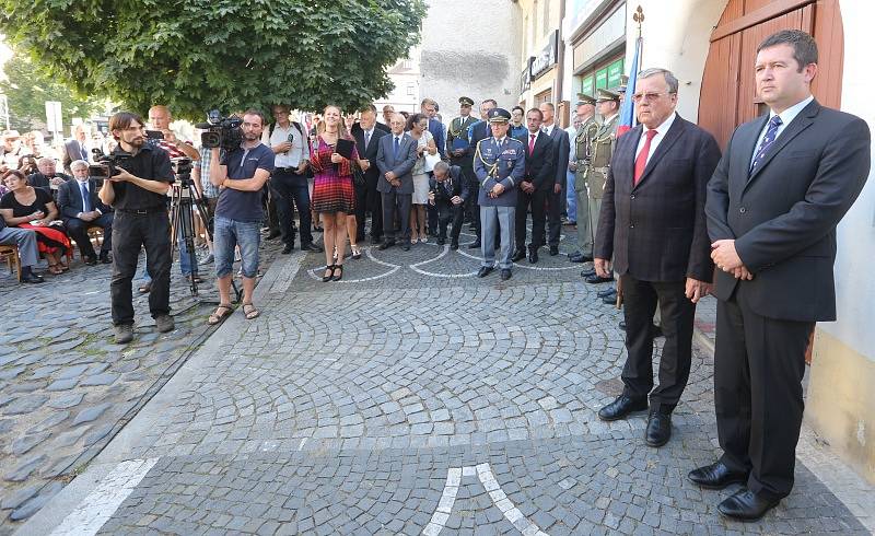 Odhalení pamětní desky Josefa Mašína v Roudnici