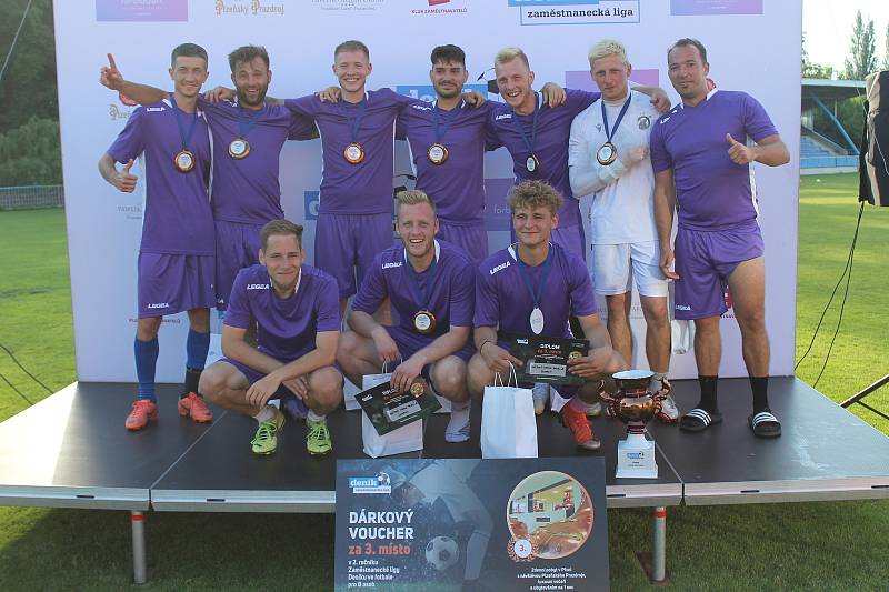 Finalový turnaj druhého ročníku Zaměstnanecké ligy Deníku v Roudnici ovládl tým SSI Schäfer.