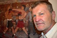 Boxer Rostislav Osička se v litoměřické galerii představuje jako originální malíř a básník