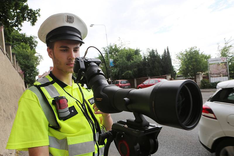 Dopravní policie získala speciální dalekohled s fotoaparátem pro pozorování na velkou vzdálenost.