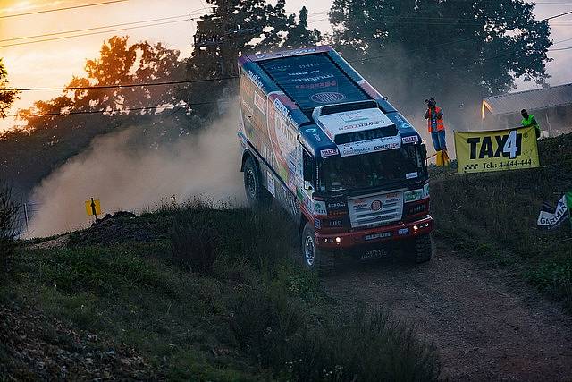 Martin Kolomý vyhrál maďarskou rally na třech kolech.