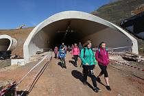 Turistický pochod dálničními tunely