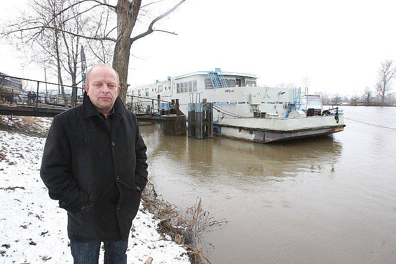 BOTEL, další plavidlo, které bude ve skupině Porta Bohemica (i když možná neponese toto jméno). Jeho dokončení je plánováno na rok 2013. Nabídne turistické ubytování i luxusní apartmány.