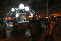 Rozsvícení vánoční výzdoby na Mírovém náměstí v Litoměřicích. Ilustrační foto