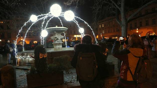 Rozsvícení vánoční výzdoby na Mírovém náměstí v Litoměřicích. Ilustrační foto