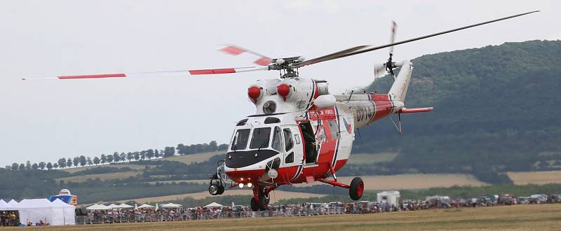 Letecký den Memorial Air Show 2019 v Roudnici nabídl také v neděli pestrý program