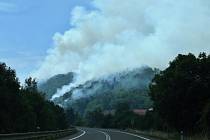 Velký požár mezi Lovosicemi a Ústím nad Labem