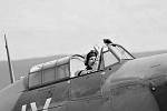 Petr Pačes v kabině Hawkeru Hurricane. Zahynul při letecké nehodě v Chebu