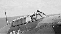 Petr Pačes v kabině Hawkeru Hurricane. Zahynul při letecké nehodě v Chebu