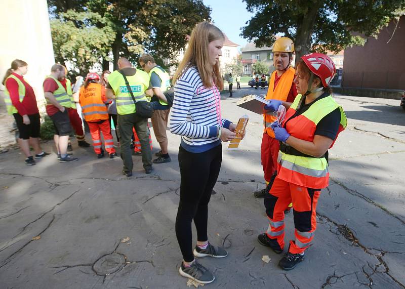 Na litoměřickém zimním stadionu proběhlo cvičení na téma úniku čpavku z chladícího systému