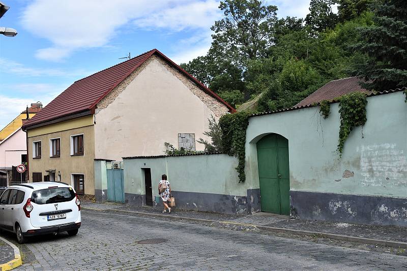 Štěpánek pohřbíval své oběti v domě v Roudnici se zahradou.