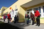 DĚTI V NOVÉM. Mateřská školka v Libochovicích prošla rozsáhlou revitalizací. Objekt z 80. let má nová plastová okna, zateplené fasády i nové omítky.