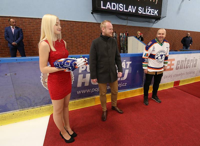 V litoměřické Kalich Areně proběhla před zápasem s Českými Budějovicemi oslava deseti let v první hokejové lize, při které proběhlo ocenění pěti kapitánů Stadionu.