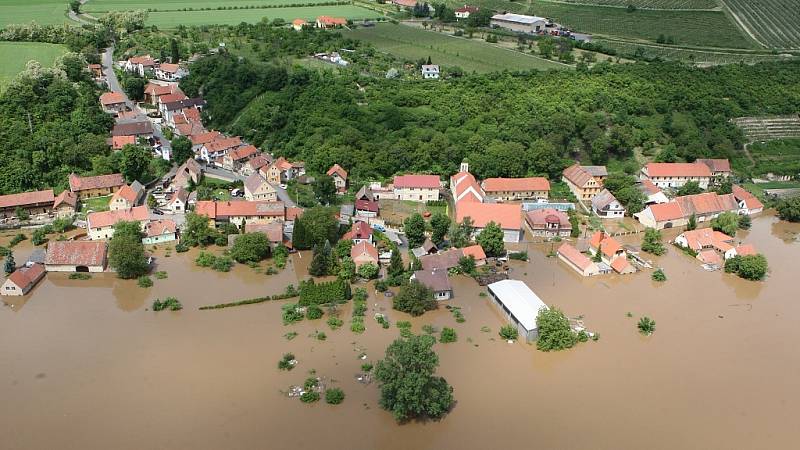 Povodeň 2013: Letecké snímky Litoměřicka od Štětí až po Terezín.