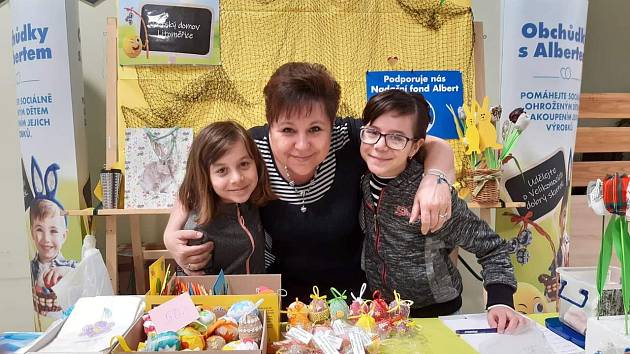 Děti z Dětského domova v Litoměřicích opět nabídnou vlastnoručně vyrobené dárky a dekorace v charitativním projektu Obchůdky s Albertem.