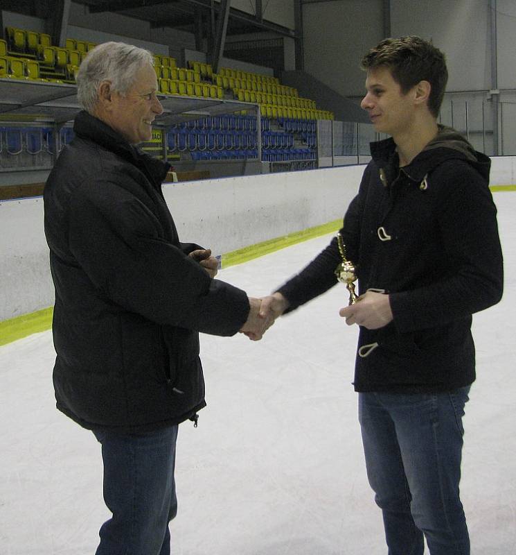 Cenu Jiřího Teplého pro nejlepšího gólmana získal Martin Michaljov. 