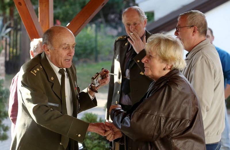 Setkání vojáků 51. ženijní brigády a 3. ženijního praporu v Litoměřicích vyvrcholilo křestem vzpomínkové knihy Ženisté litoměřické a terezínské posádky.