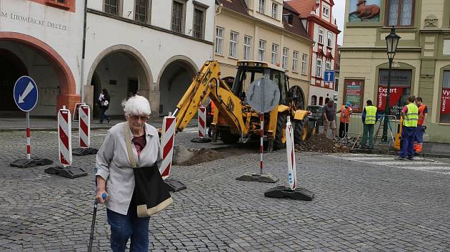 Při výkopových pracích byly na náměstí v Litoměřicích nalezeny hroby a zbytky sídliště z 10. století