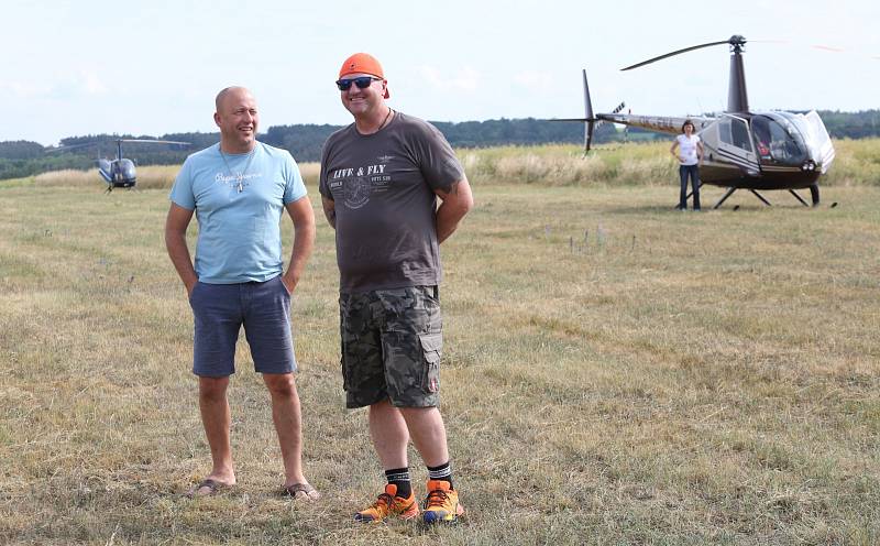 Letecký den Memorial Air Show 2019 v Roudnici nabídl také v neděli pestrý program