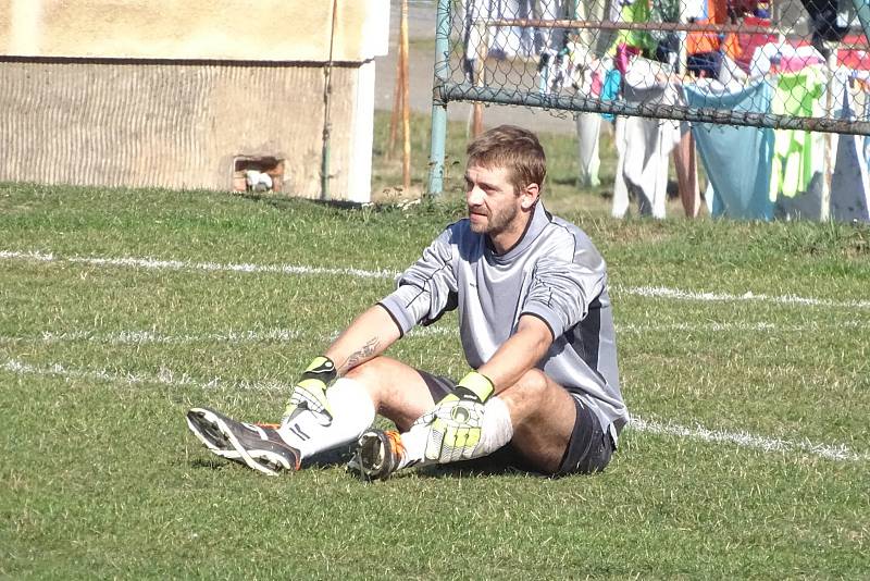 IV. třída sk. A: Lovečkovice (v černém) - Liběšice B.