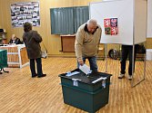 Volby v jednom z největších volebních okrsků Roudnice nad Labem - č. 9, Vyšší a střední odborná škola, Špindlerova třída 690