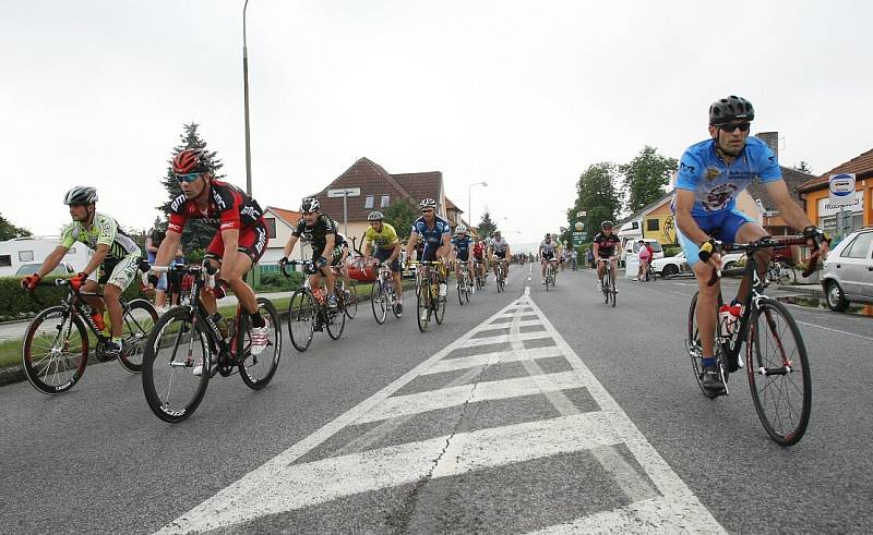 Více než 160 cyklistů se zúčastnilo letošního ročníku Mezinárodního mistrovství Roudnice nad Labem Masters.