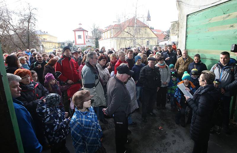 Pochod Cesta do hlubin železničářské duše aneb Tunelem od nádraží k nádraží.