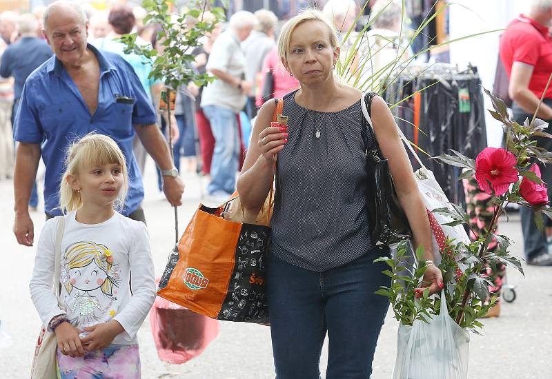 Již od rána proudily davy návštěvníků na další ročník Zahrady Čech, největšího zahradnického veletrhu v severních Čechách.