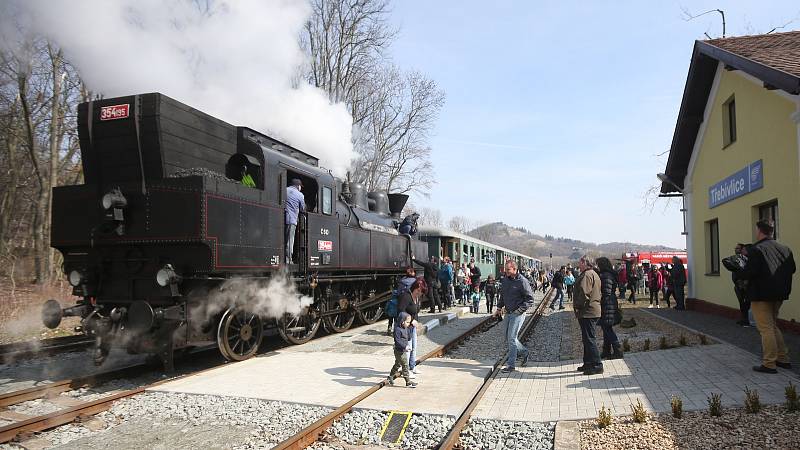 Na Velký pátek zahájila Švestková dráha provoz v nové turistické sezoně 2018. Na trať vyjel vlak tažený lokomotivou 354.195 z muzea ČD Lužná u Rakovníka přezdívanou Všudybylka.
