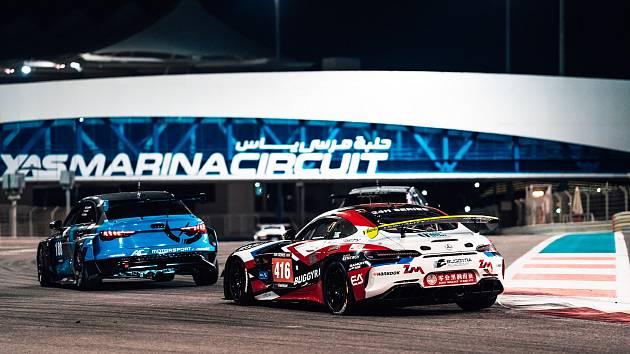 Trio Adam Lacko, David Vršecký a Aliyyah Koloc zvítězilo za volantem vozu Mercedes-AMG GT4 v sobotním závodě Hankook 6h Abu Dhabi v rámci šampionátu 24h Series. Foto: Buggyra media