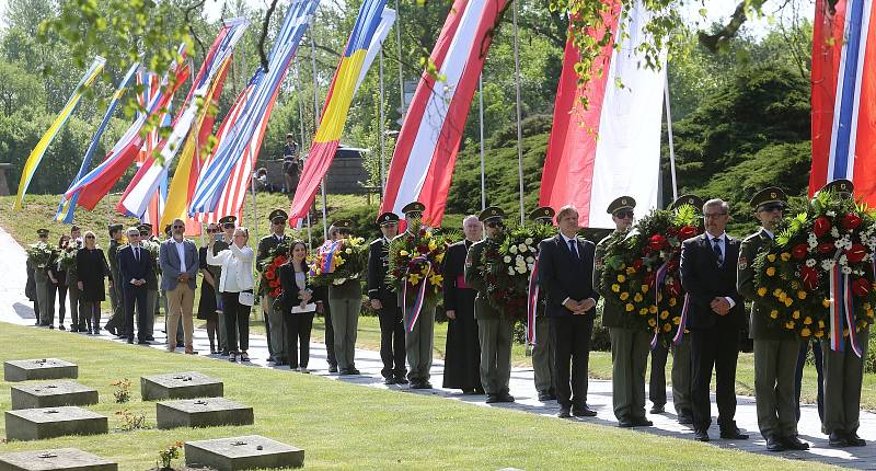 V neděli se konala na Národním hřbitově v Terezíně tradiční Tryzna 2022.