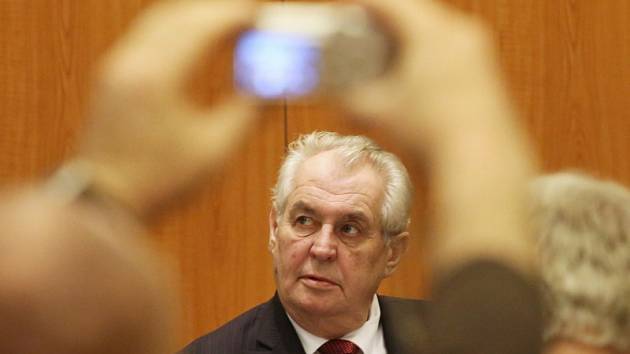 Miloš Zeman při návštěvě Libochovic a Štětí