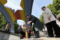 V Litoměřicích se uskutečnil pietní akt k výročí osvobození u pomníku padlých ruských vojáků a poté u krematoria Richard, kde byl koncentrační tábor.