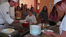 Kuchařky školní jídelny při ZŠ v Hoštce absolvovaly školení k přípravě zdravých jídel