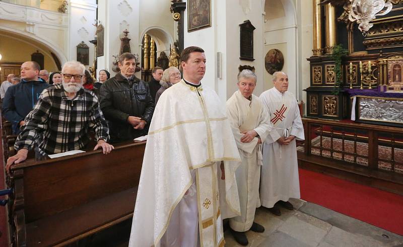 Missa chrismatis v katedrále sv. Štěpána v Litoměřicích.