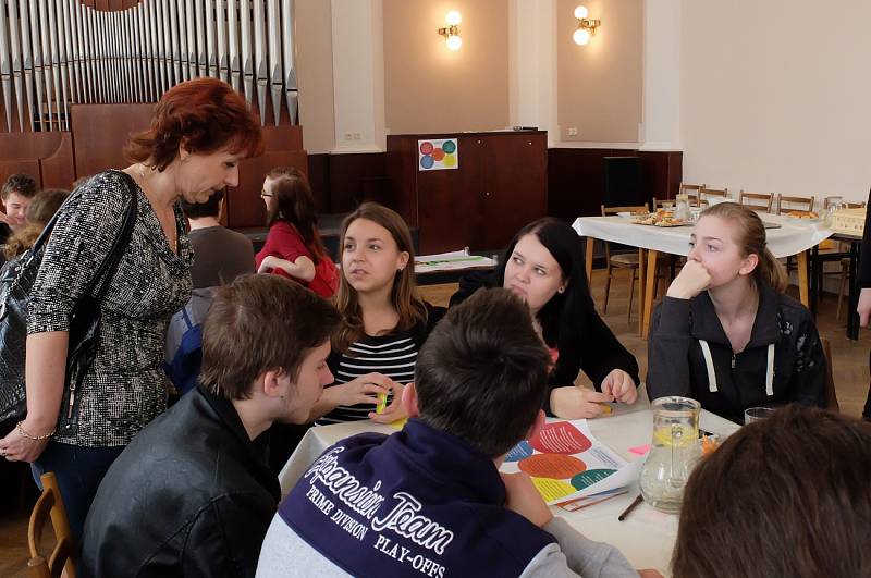 Mladé fórum aneb Desatero problémů Litoměřic očima mládeže v ZŠ Boženy Němcové  