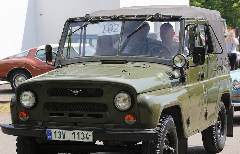 Tradiční Autosalon a závody veteránu v areálu výstaviště Zahrady Čech.