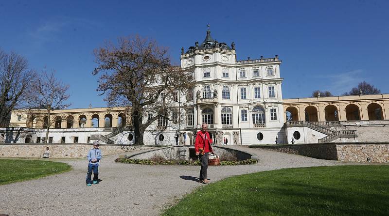 Zahájení sezony na zámku v Ploskovicích